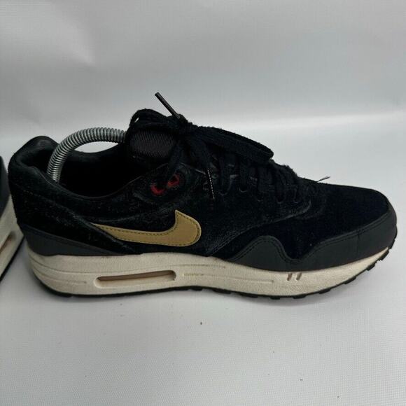 NIKE AIR MAX 1 PREMIUM #512033-076 MEN'S SIZE 9.5 BLACK METALLIC GOLD. - Picture 6 of 9